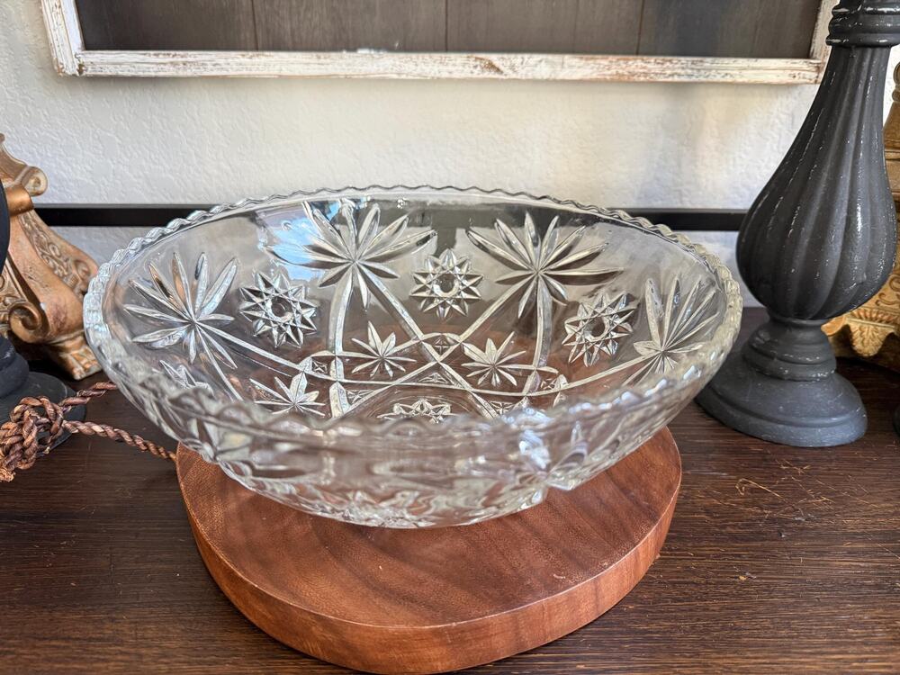 Vintage Anchor Hocking EAPC Glass Bowl 10.5"